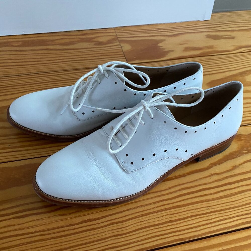 Banana Republic Women’s White Leather Buck Oxfords-Size 8.5-Excellent Condition! - Picture 2 of 8